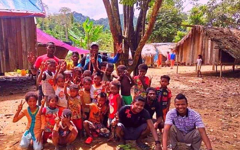 ANAK ORANG  ASLI  SUKU KAUM  BATEQ TERCICIR PERSEKOLAHAN SAHIH