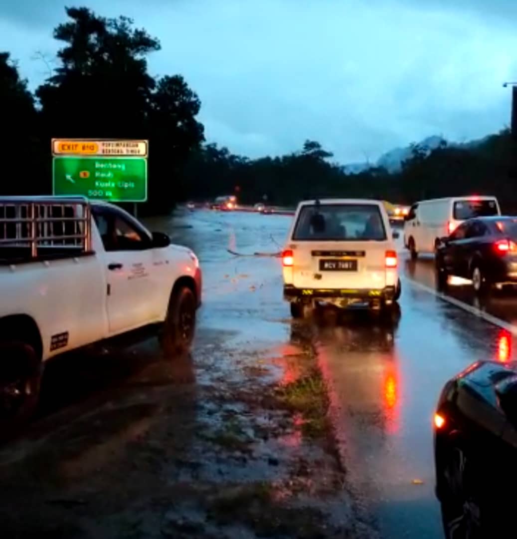 Banjir: Laluan Ke Kuala Lumpur Ditutup Di KM 68 Lebuhraya Karak-Kuala ...