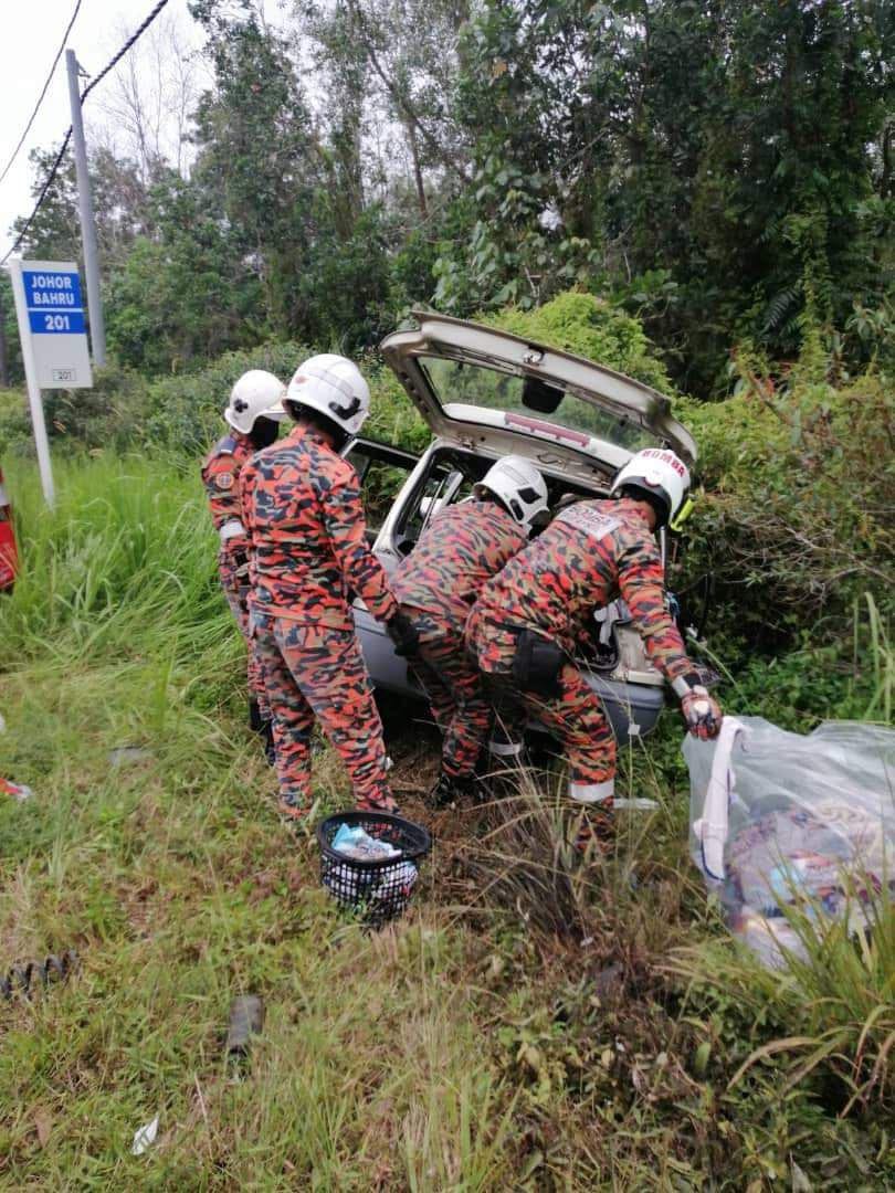 Tiga Sekeluarga Maut Dalam Kemalangan Jalan Rompin-Kuantan - SAHIH